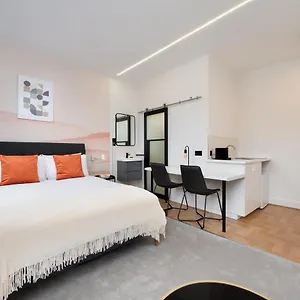 D8 House Londra